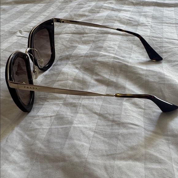 Tortoise Shell Sunglasses - Picture 2 of 4